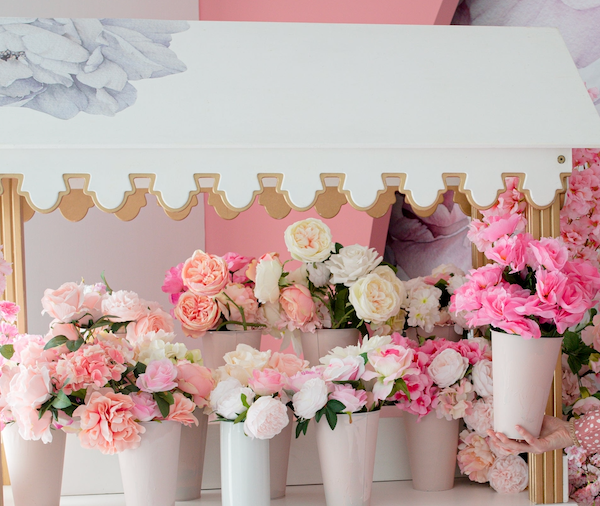 Fresh Flowers: fresh-cut flowers for bouquets, arrangements, and gifts.